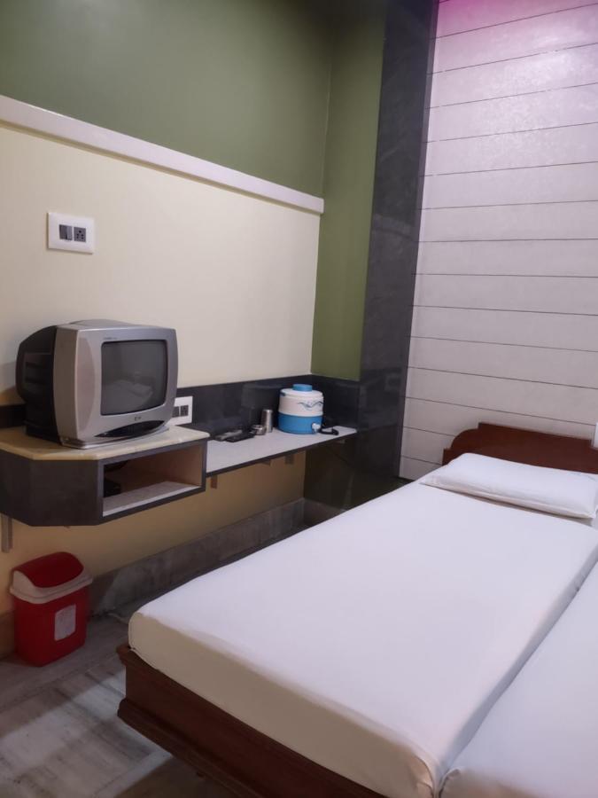 Krishna Lodge Tiruchirappalli ภายนอก รูปภาพ