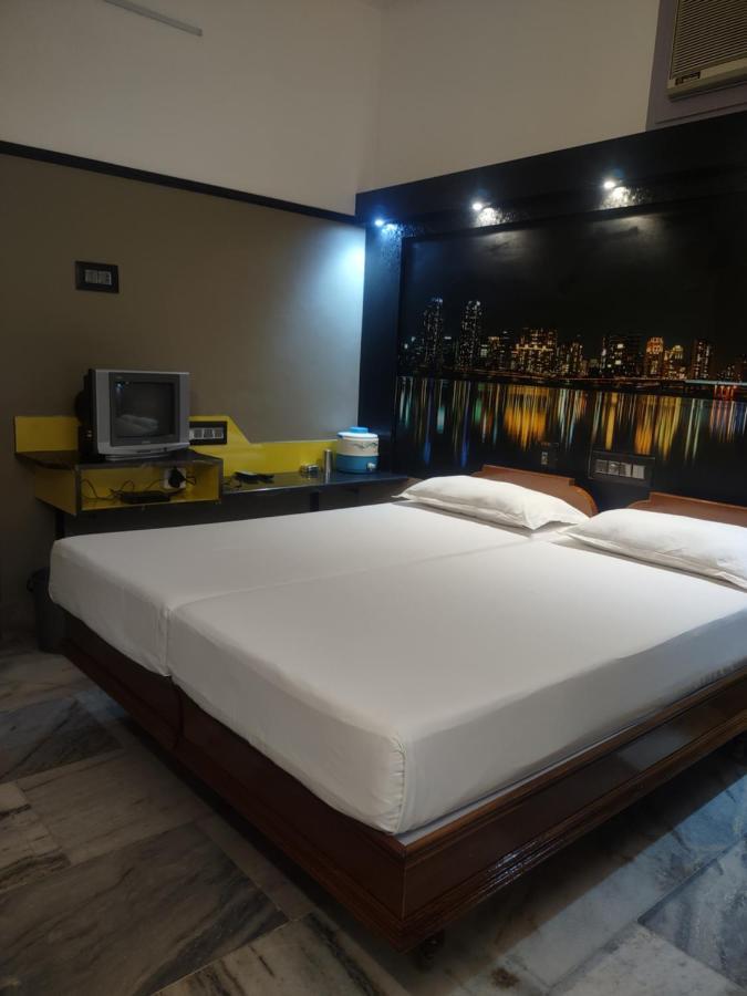Krishna Lodge Tiruchirappalli ภายนอก รูปภาพ