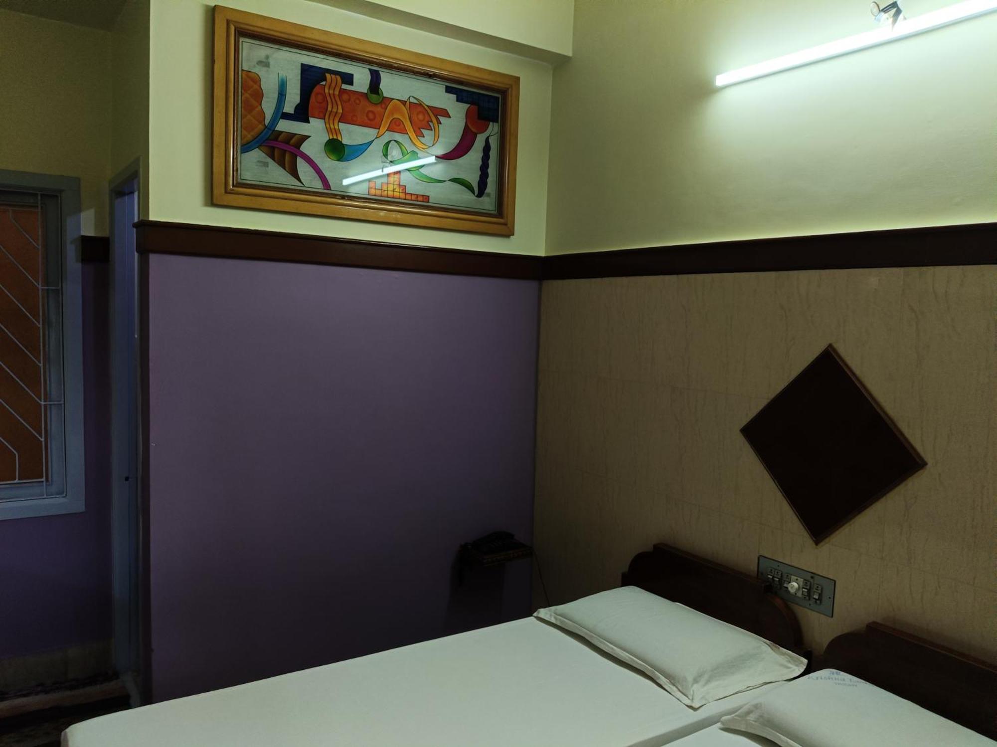 Krishna Lodge Tiruchirappalli ภายนอก รูปภาพ