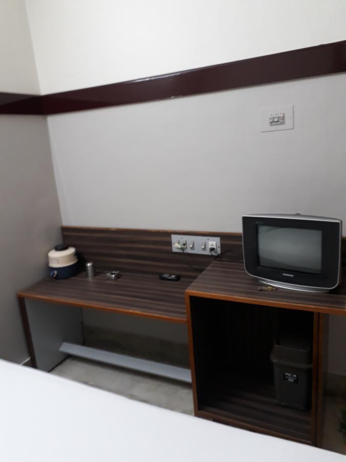 Krishna Lodge Tiruchirappalli ภายนอก รูปภาพ