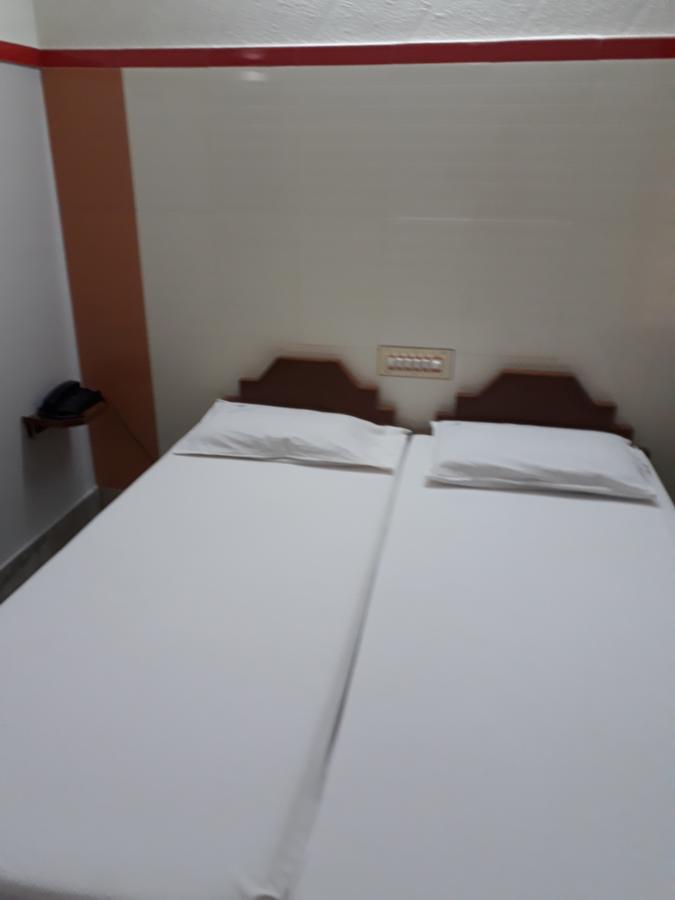 Krishna Lodge Tiruchirappalli ภายนอก รูปภาพ