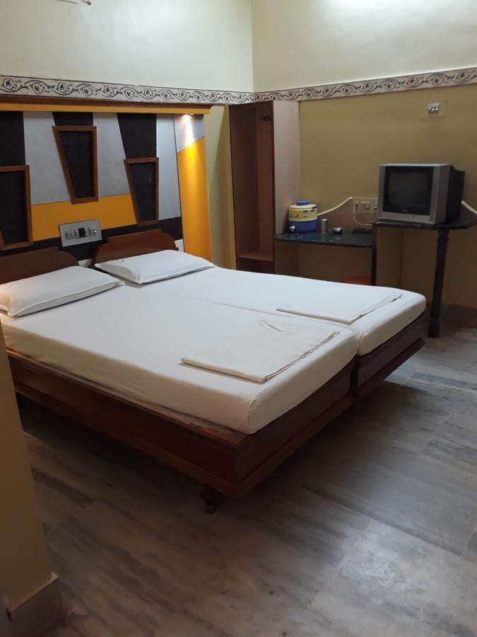 Krishna Lodge Tiruchirappalli ภายนอก รูปภาพ