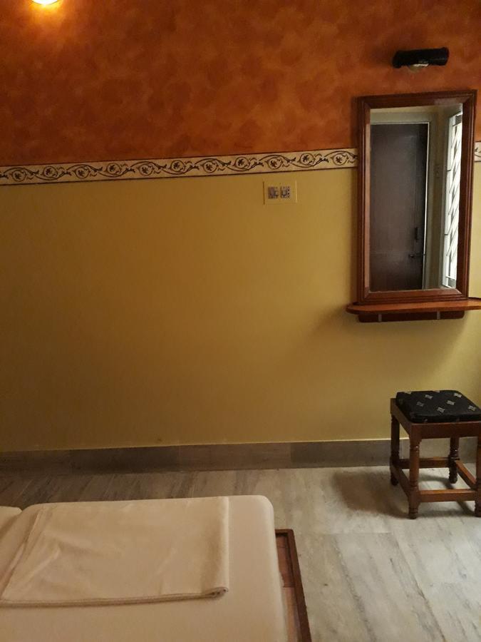 Krishna Lodge Tiruchirappalli ภายนอก รูปภาพ