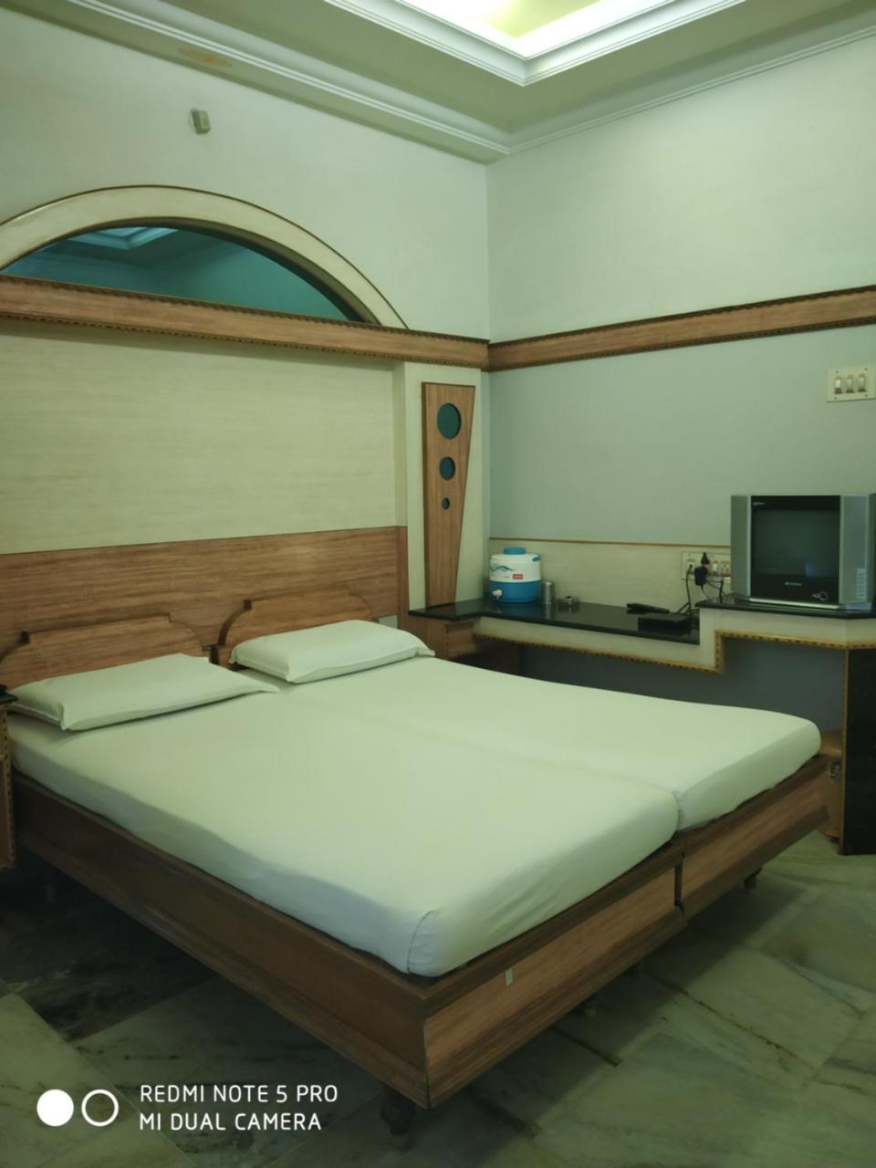 Krishna Lodge Tiruchirappalli ภายนอก รูปภาพ