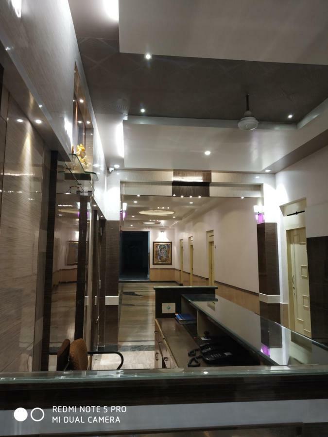 Krishna Lodge Tiruchirappalli ภายนอก รูปภาพ