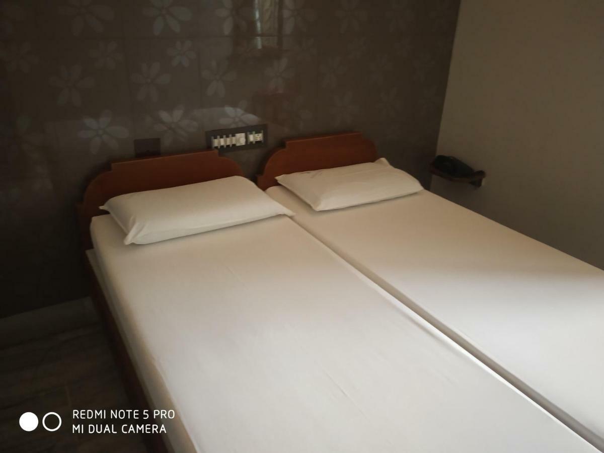Krishna Lodge Tiruchirappalli ภายนอก รูปภาพ
